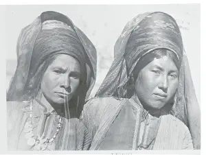 Similarity Prints: Soviet Women in 1932