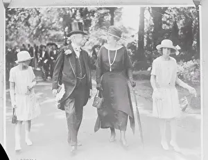 Victoria Prints: Spanish Leaders Strolling Together