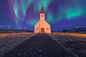 Images Dated 16th February 2015: Spectacular northern lights appear Over Church
