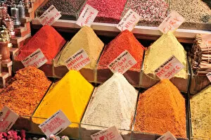 Bazar Gallery: Spices, display in a store in the Spice Bazaar, Istanbul, Turkey, Europe