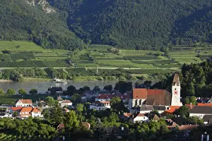 Danube Prints: Spitz with parish church and the Danube