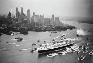 Tugboat Prints: SS United States Arrives in Manhattan