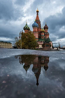 Images Dated 27th October 2015: St. Basils cathedral on Red Square, Moscow