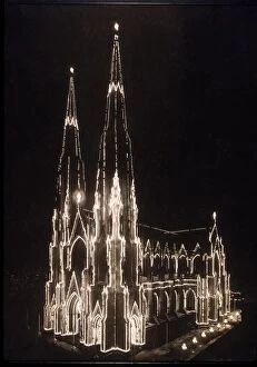 Images Dated 18th October 2005: St Patricks Cathedral in New York City, adorned with lights for the Christmas Celebrations