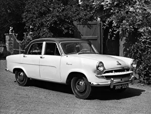 Images Dated 21st June 2015: Standard Vanguard
