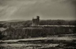 Images Dated 16th January 2016: Stark Irish Castle Ruins (black & white)