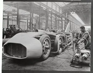 Starting Giant Car Thunderbolt
