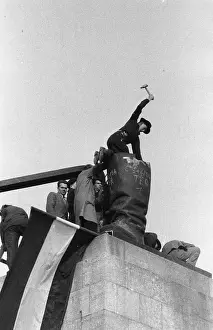 Communism Prints: Statue Breaking