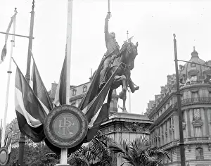 Arc0008315 Prints: Statue Of George Washington
