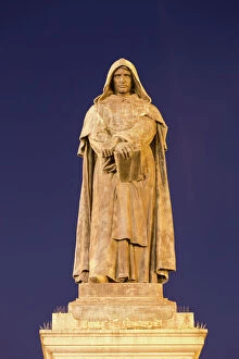 Historic Gallery: Statue of Giordano Bruno, Campo de Fiori, at night, Rome, Lazio, Italy