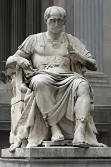 Images Dated 10th November 2016: Statue of Julius Caesar, 1900, in front of Parliament, Vienna, Austria