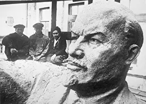 Homage Prints: Statue of Lenin Being Unveiled