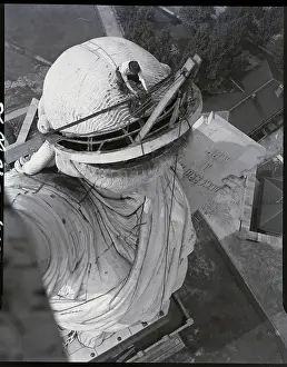 Statue Of Liberty De-Spiked