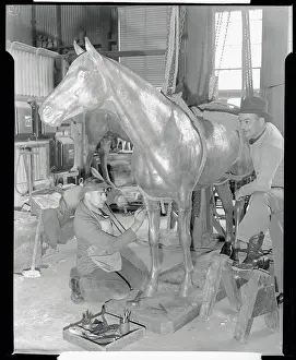 Sculpting Prints: Statue of Racehorse Seabiscuit