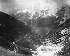 Images Dated 7th April 2016: Stelvio Pass