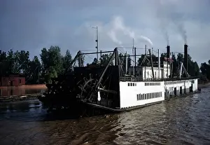 Lac0077 Prints: STERNWHEEL BOAT ON THE MISSISSIPPI