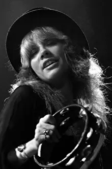 stevie nicks performing Trending Item 6