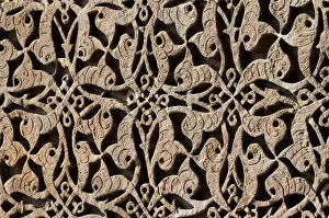 Images Dated 11th March 2011: Stone carvings at Qutb Minar minaret, UNESCO World Cultural Heritage, New Delhi, India, Asia