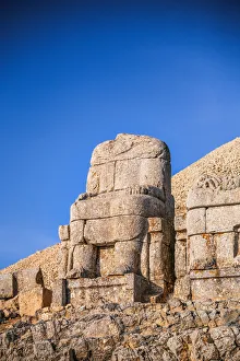 Images Dated 12th April 2014: Stone heads at nemrut dagi, Turkey