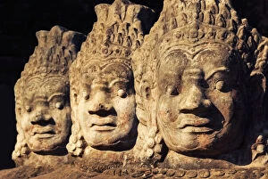 Stone statues at the entrance to Bayon temple