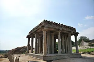 Hampi Prints: Stone structure of hampi