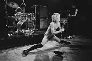 The Stooges Perform Live