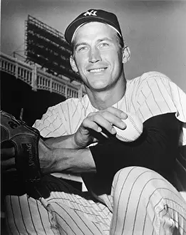 Stottlemyre Poses With Ball
