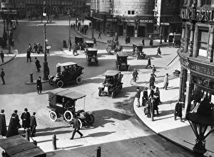 Traffic Gallery: Strand Traffic London 1910