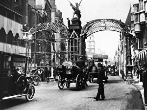 V 1911 Prints: Street Decorations