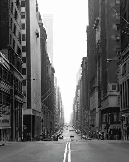 Images Dated 6th November 2006: Street in NY city, (B&W)