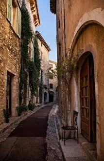 Provence Alpes Cote Dazur Gallery: Street through town