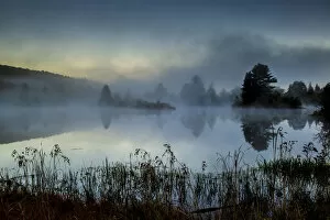 Images Dated 8th October 2015: Streeter Pond in fog at dawn, New Hampshire, USA