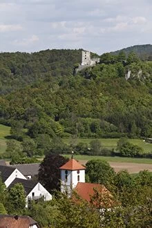 Images Dated 8th May 2011: Streitberg with Neideck ruins at back, market town of Wiesenttal, Franconian Switzerland