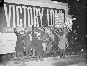 Youngstown Prints: Strikers Point To Victory Loan Poster