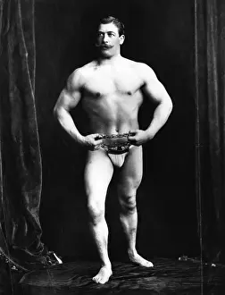 Muscles Prints: Strongman Breaking a Chain