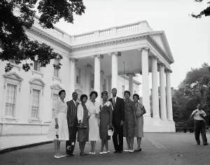 Sightseeing Prints: Students Shown at White House