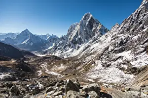 Mountain Pass Prints: Stunning view over the Himalayas (Cholatse and Ama Dablam peaks)