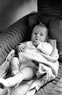 M Juv Ages Under 1 Boys Prints: Sucking Fingers
