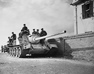 The Suez Crisis 1956:British Troops on Tank