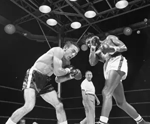 Sugar Ray Robinson Punching Carmen Basilio