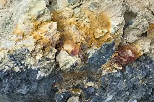 Images Dated 9th September 2014: Sulphurous mineral deposits, Seltun geothermal area near Krysuvik or Krisuvik, Reykjanesskagi