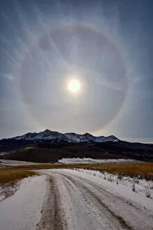 Images Dated 24th December 2017: Sun Halo over Wilson Peak