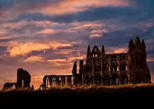 Images Dated 7th August 2009: Sun setting over the abbey