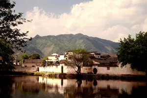 Images Dated 27th April 2011: Sunlight on ancient Chinese village of Hongcun, Anhui Province, China