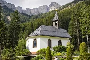 Images Dated 14th May 2013: Sunneschlossli Chapel, Tannheim Valley, Tyrol, Austria