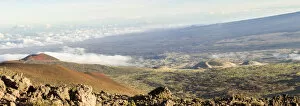 Images Dated 5th November 2015: Sunny Panorama with Mauna Kea, Hawaii, USA