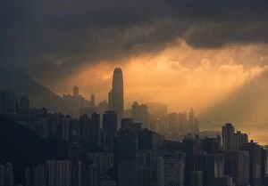 Images Dated 2nd May 2015: Sunray over Hong Kong business district