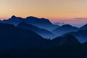 Images Dated 5th September 2016: Sunrise above the Allgau Alps with peaks in steplike arrangement, Oberstdorf, Bavaria, Germany