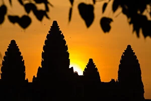 Images Dated 5th February 2016: Sunrise at Ankor Wat
