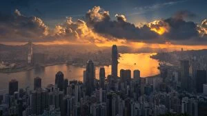 Images Dated 3rd August 2015: Sunrise over Hong Kong city center